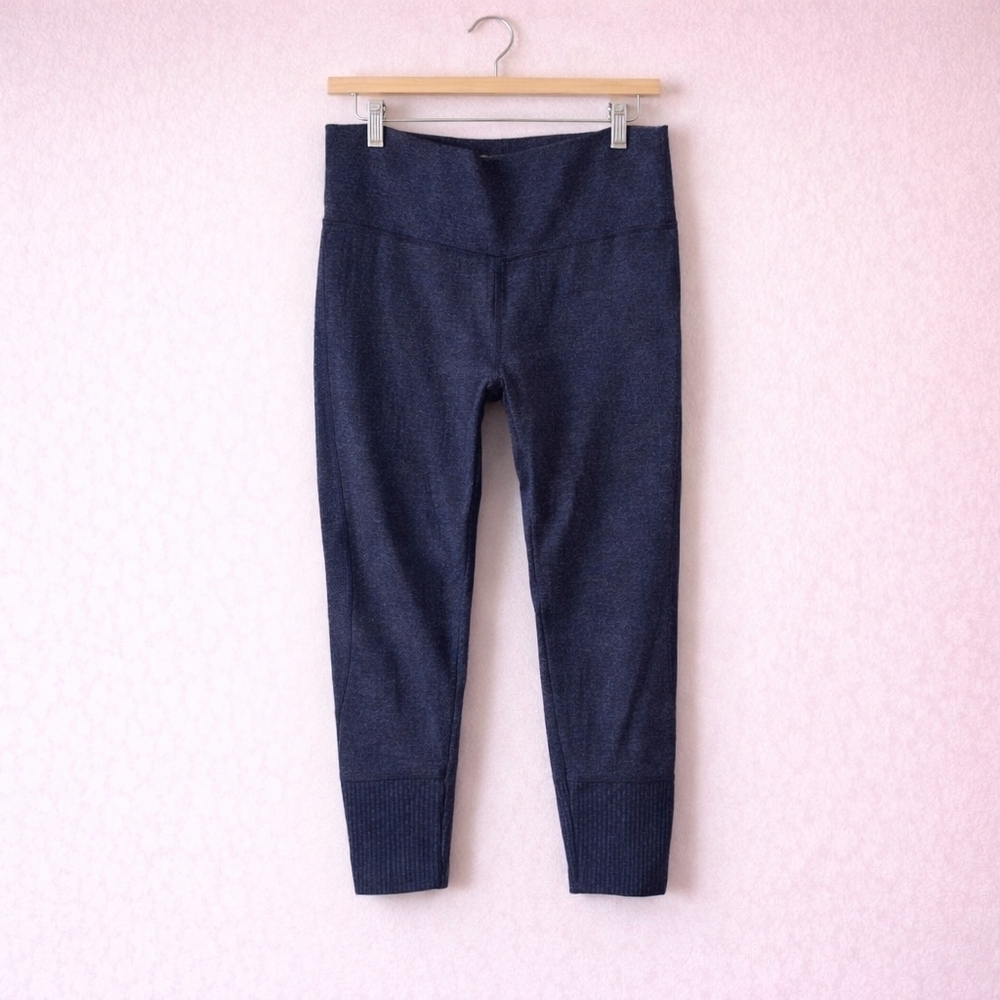 Lululemon Zone In Crop Sz 8